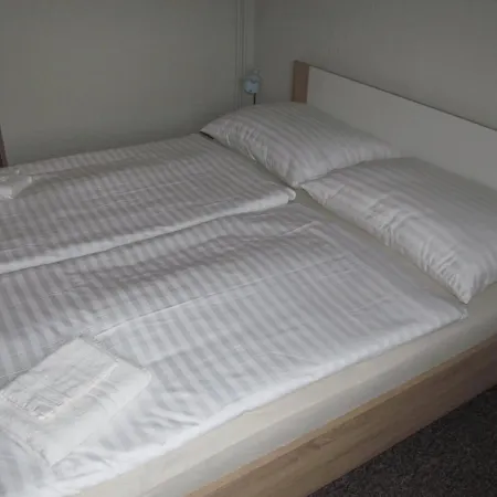 A+s Podzamok Konukevi