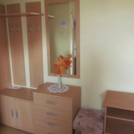 Konukevi A+s Podzamok *